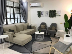 Dahlia Homestay (Wi-Fi & Netflix)
